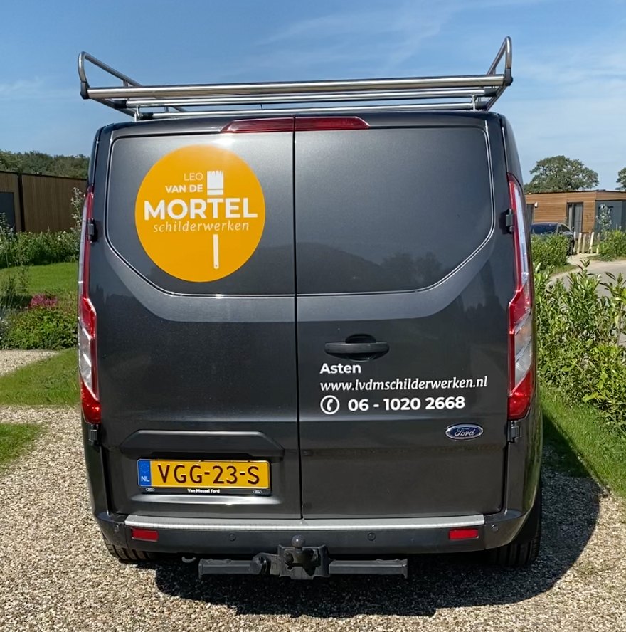 Bedrijfsbus van Leo van de Mortel Schilderwerken